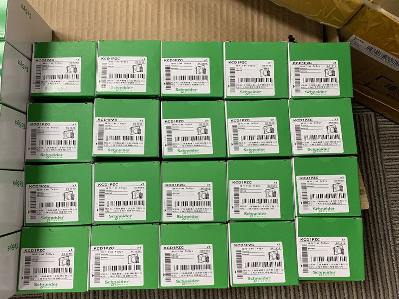 In Stock New & Original Schneider KCD1PZC  TeSys switch handle